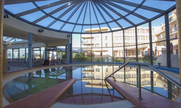 Exceptional location, immence panorama