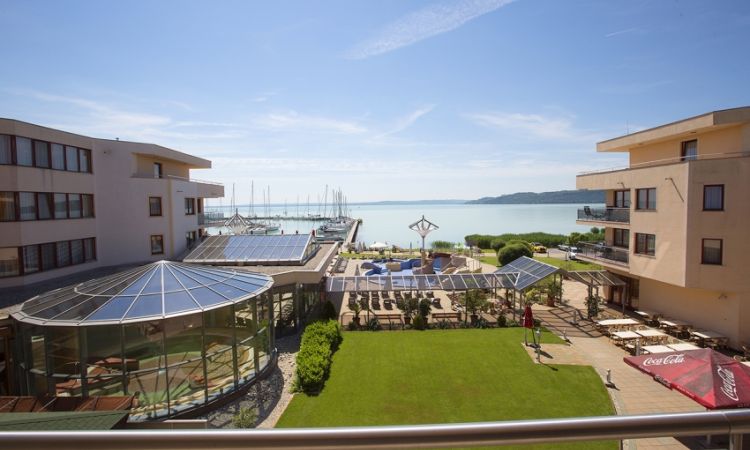 Exceptional location, immence panorama