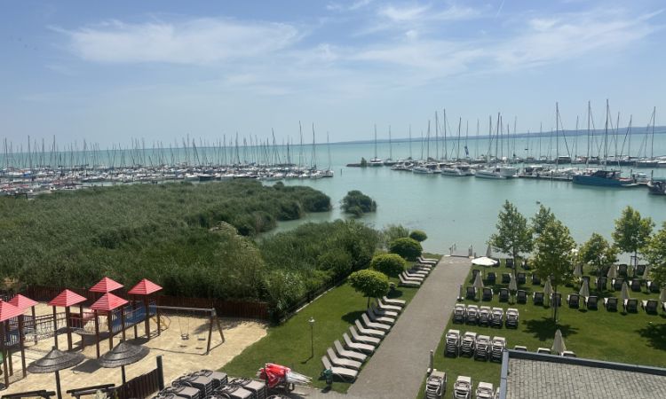 Exceptional location, immence panorama