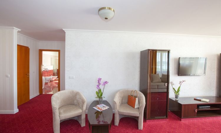 Exclusive suties up to 7