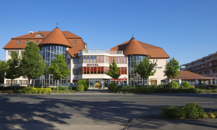 Exceptional location, immence panorama