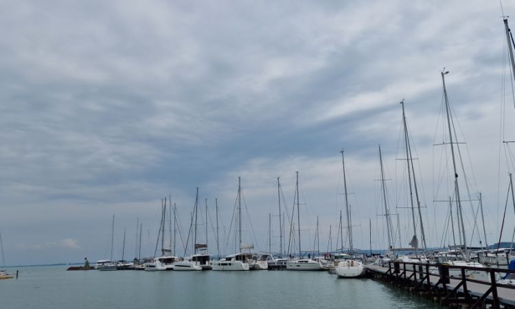 Exceptional location, immence panorama