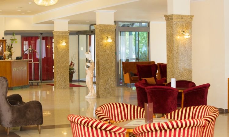 Exceptional location, immence panorama