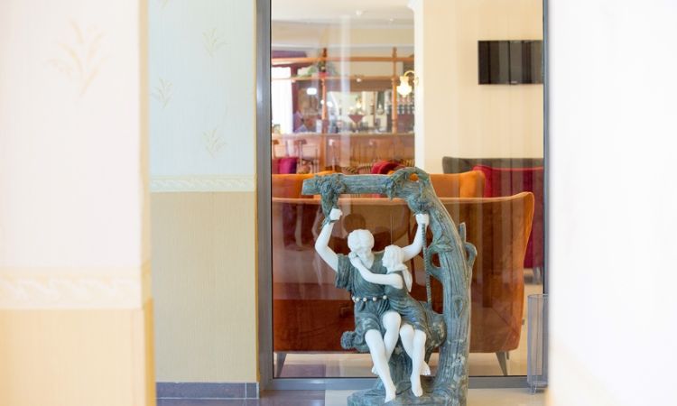 Exceptional location, immence panorama