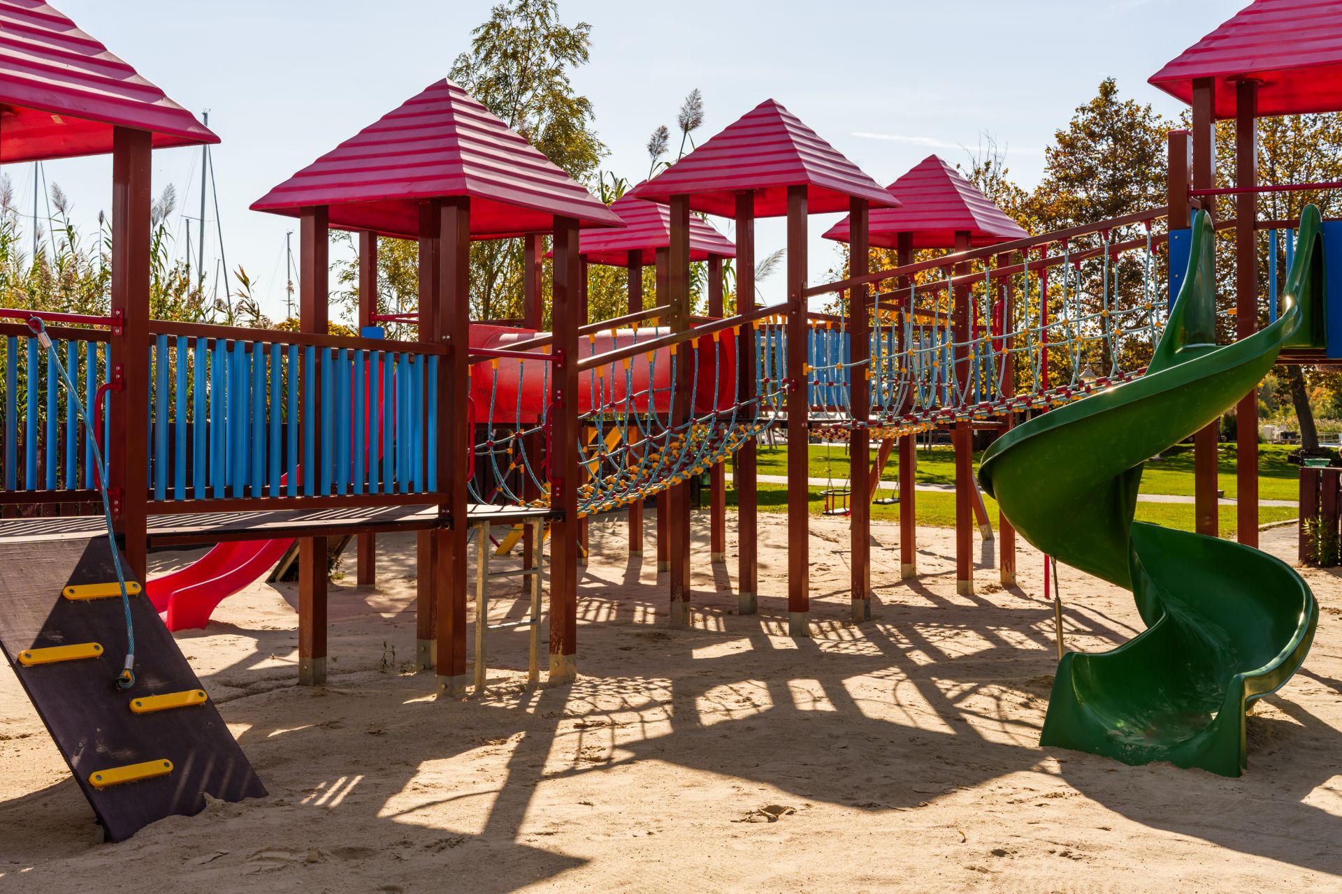 Játszószoba, játszótér